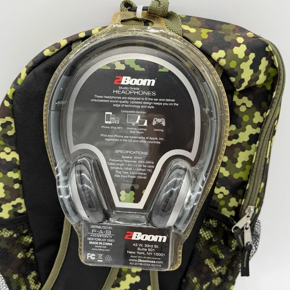 Fashion Accessory Bazaar Boys Green Camo Backpack w Sealed 2Boom Headphones